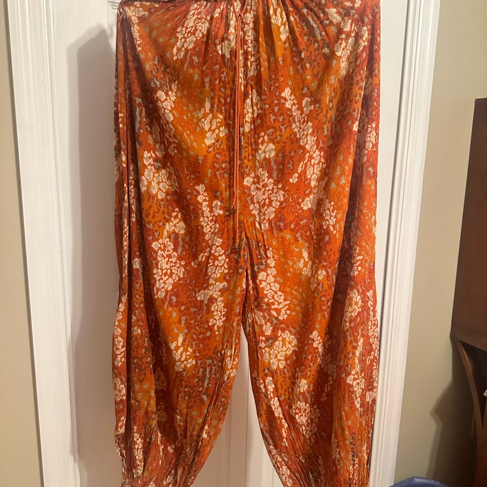 Free People Cappadocia Pants SZ  S fun festive very versatile!! Great pants!